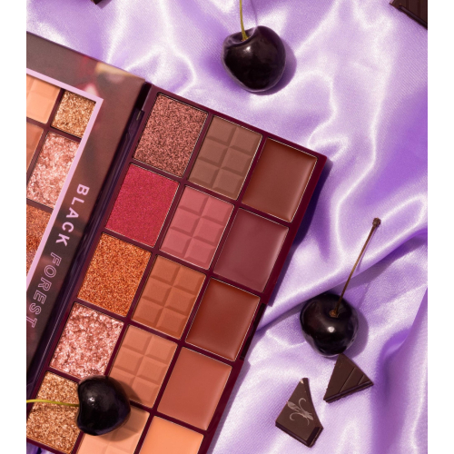 Technic Cosmetics - *Cherry Chocolate* - Palette di ombre per occhi - Black Forest