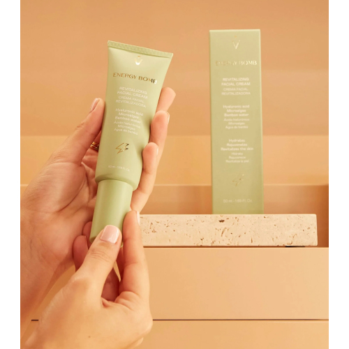 Valquer - *Skin Essentials* - Crema viso rivitalizzante Energy Bomb