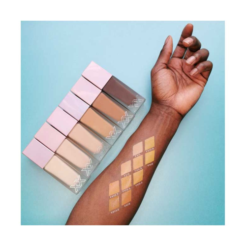 XX Revolution - Fondotinta Glow Skin Fauxxdation - FX18