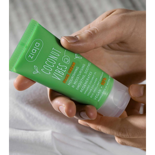 Ziaja - *Coconut and Orange Vibes* - Crema viso nutriente con note di cocco